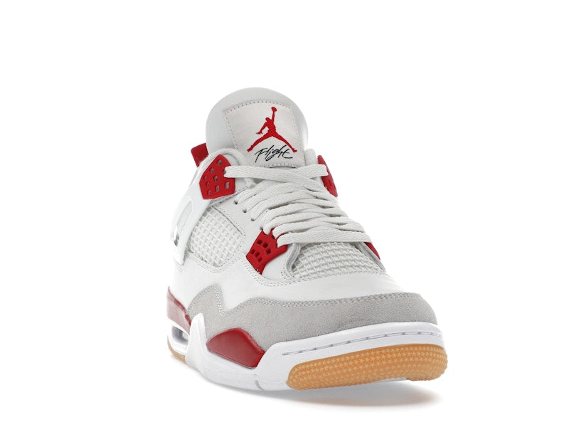 Air Jordan 4 Retro SB Varsity Red, vista a 360 gradi 8 di 36