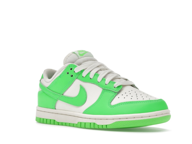 Nike Dunk Low Green Strike (Women's), vista a 360 gradi 5 di 36