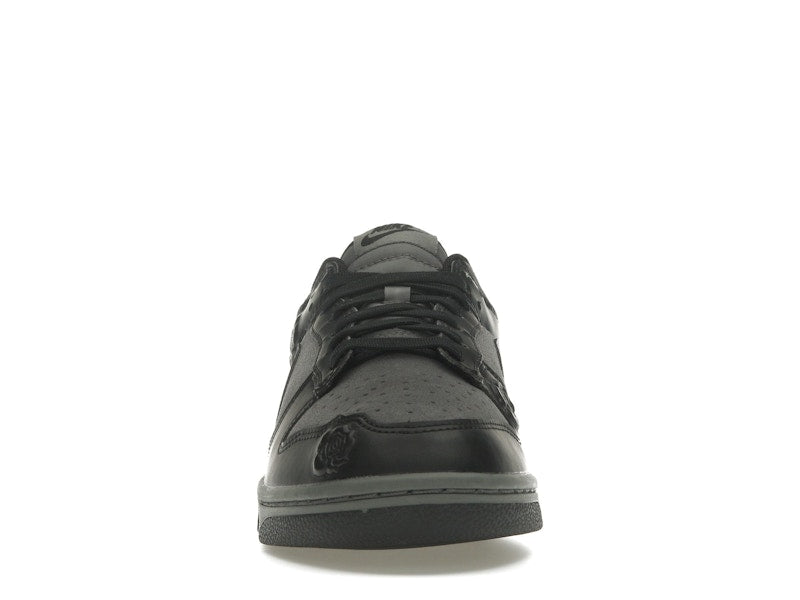Nike Dunk Low Black Roses (Women's), vista a 360 gradi 10 di 36