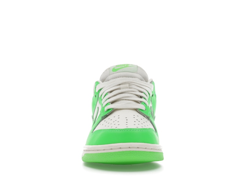 Nike Dunk Low Green Strike (Women's), vista a 360 gradi 10 di 36